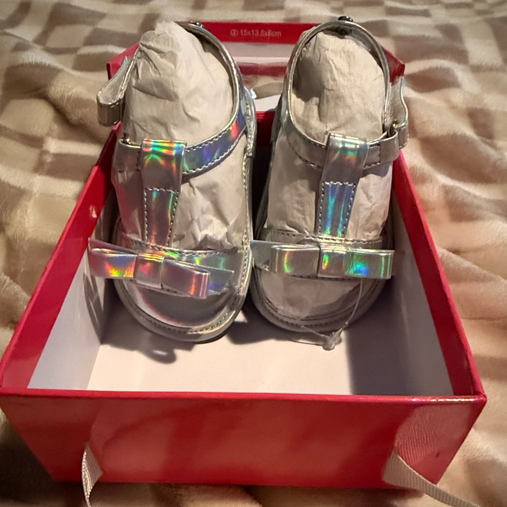 Stuart Weitzman Baby Shoes with Iridescent Accents - Picture 2 of 7